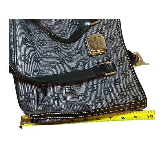 Dooney & Bourke Signature Black Bucket Bag   Snap Lock Clasp  Shoulder Strap - Picture 5 of 10